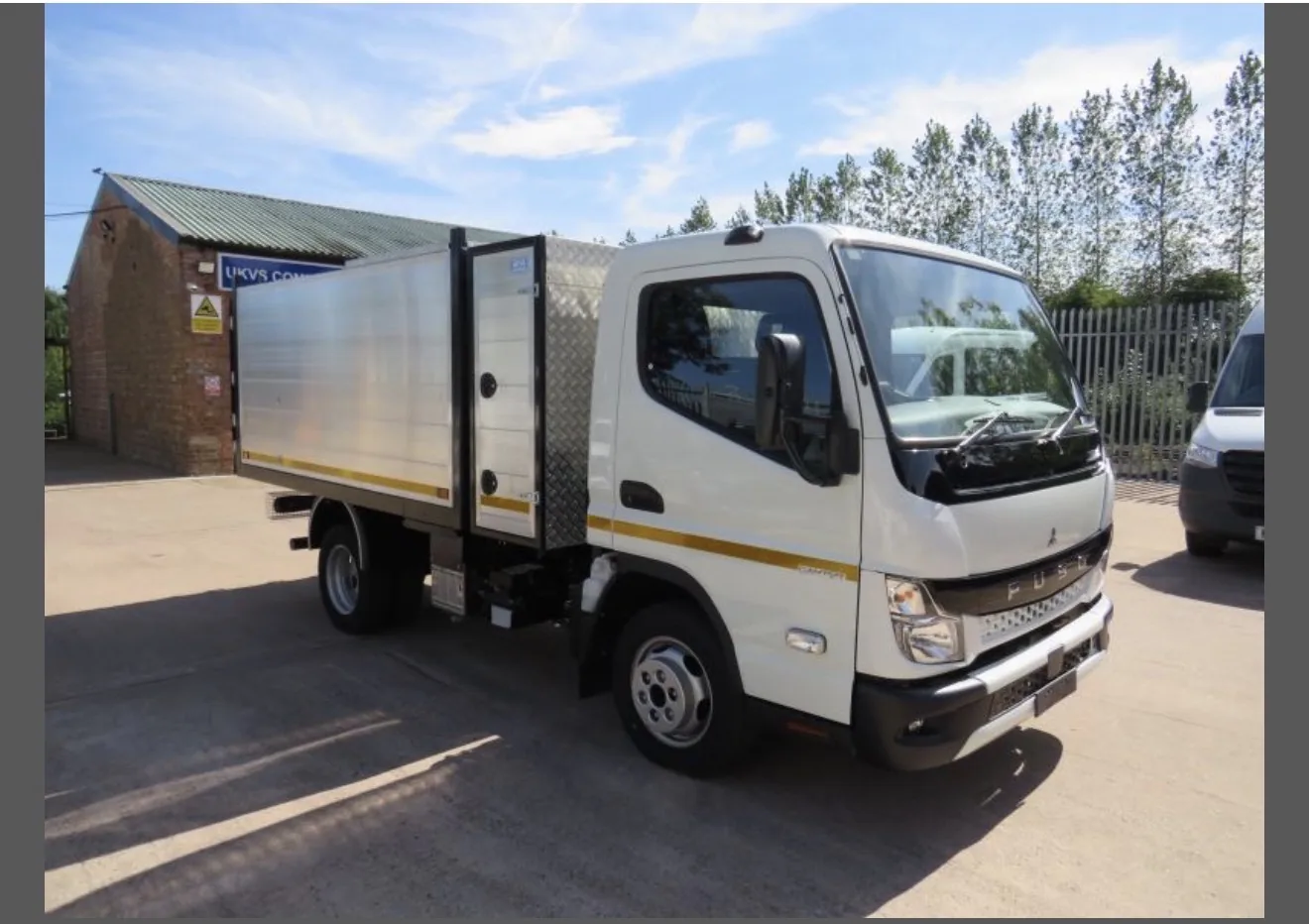 FUSO Canter arborist tipper supplied by UKVS
