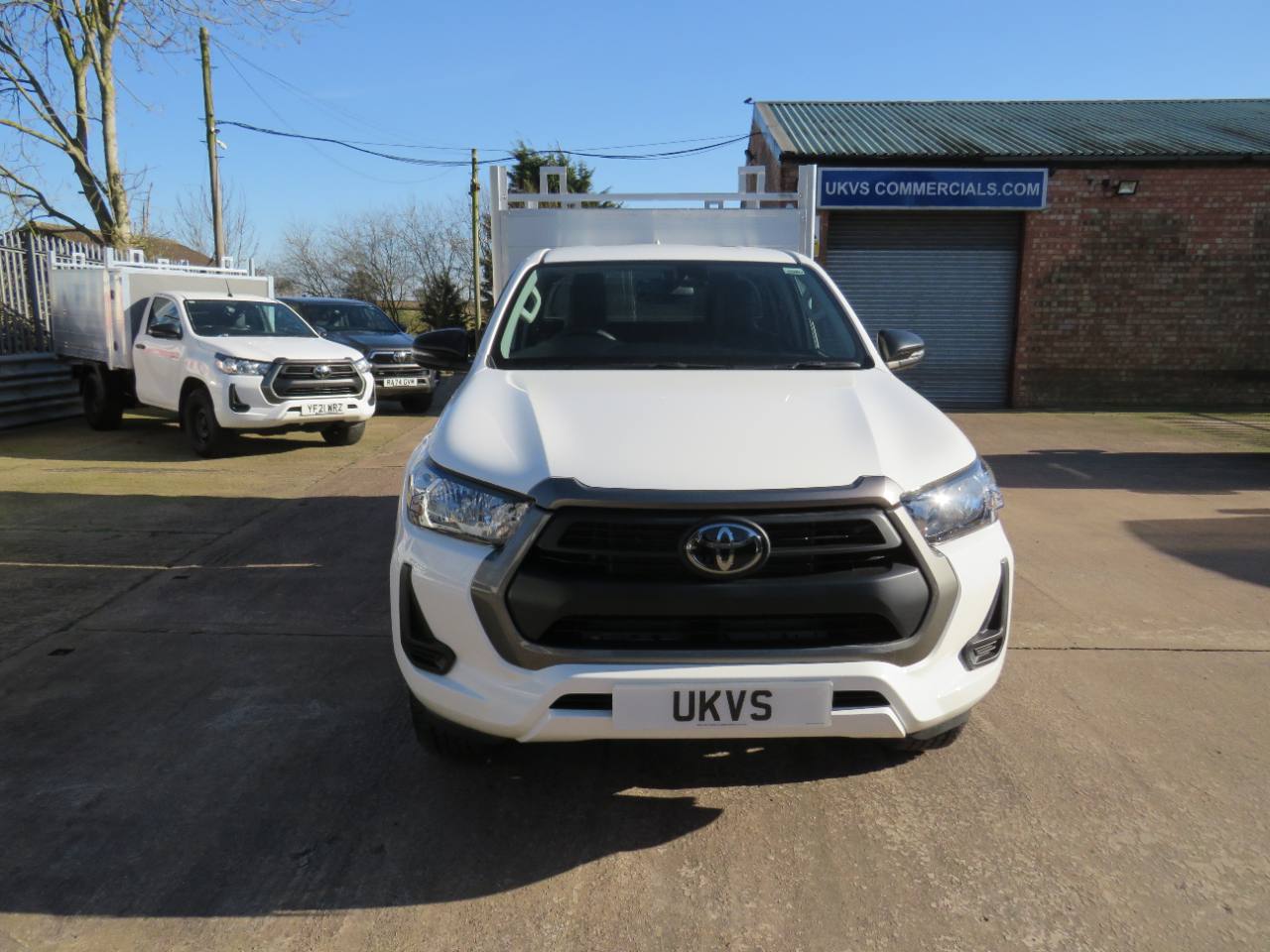 2024 Toyota Hi Lux 2.4 Extra Cab Arborist Tipper Built in Tool Box photo 3