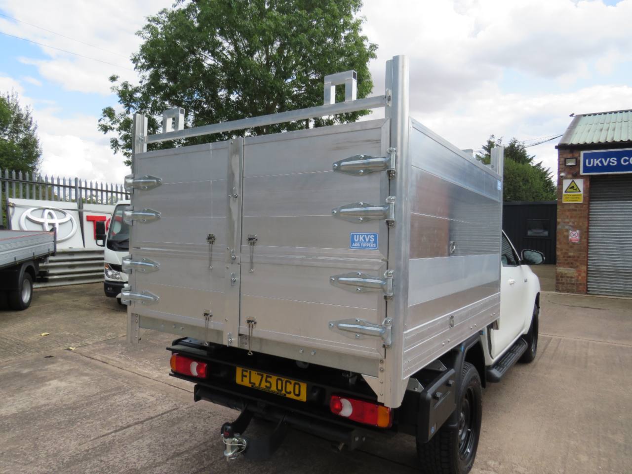 2025 Toyota Hilux Extra Cab 2.8 Arb Arborist Tipper Tree Surgeon photo 5