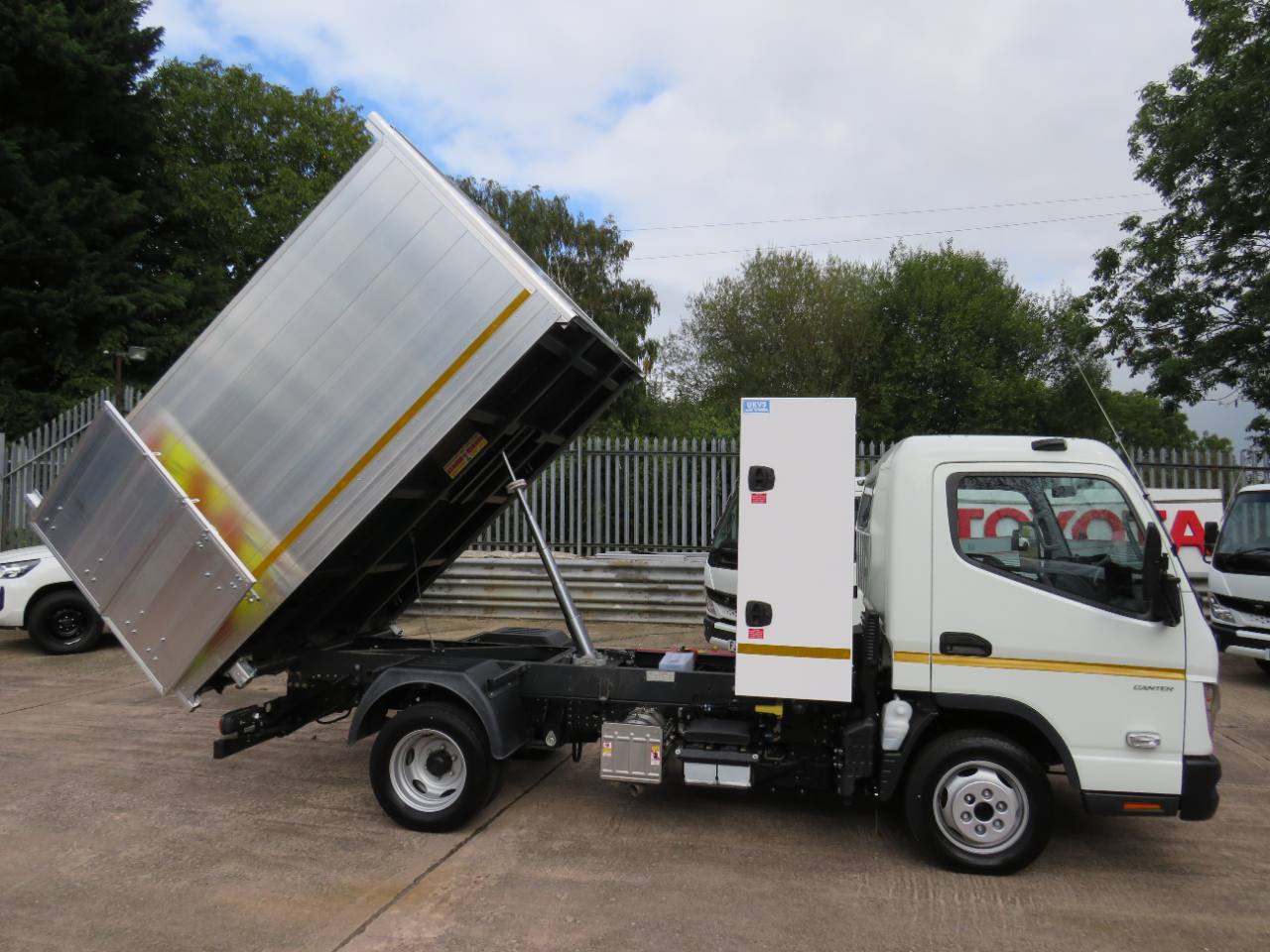 2026 Fuso Canter Arborist Tipper photo 20