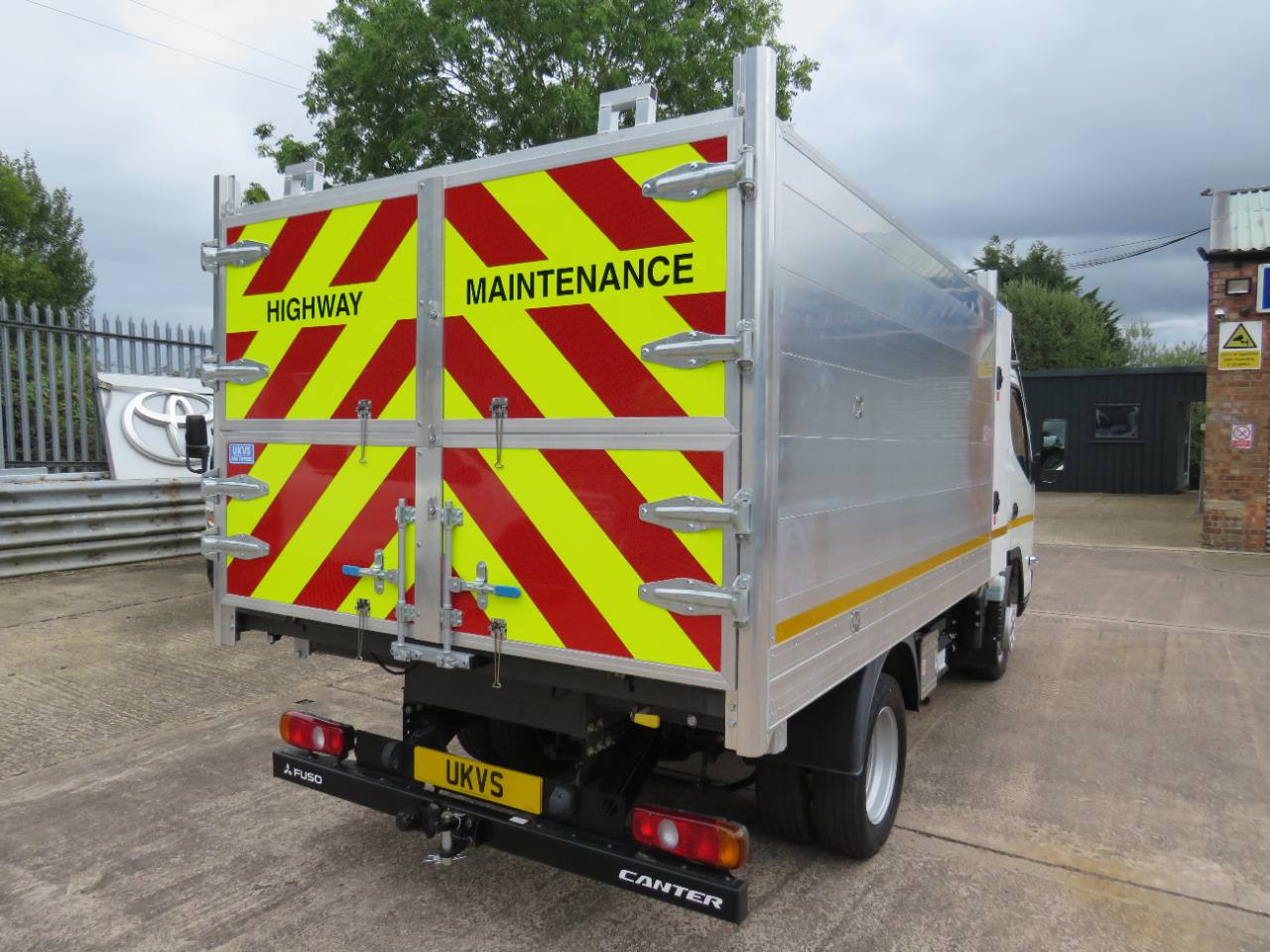 2026 Fuso Canter Arborist Tipper photo 9
