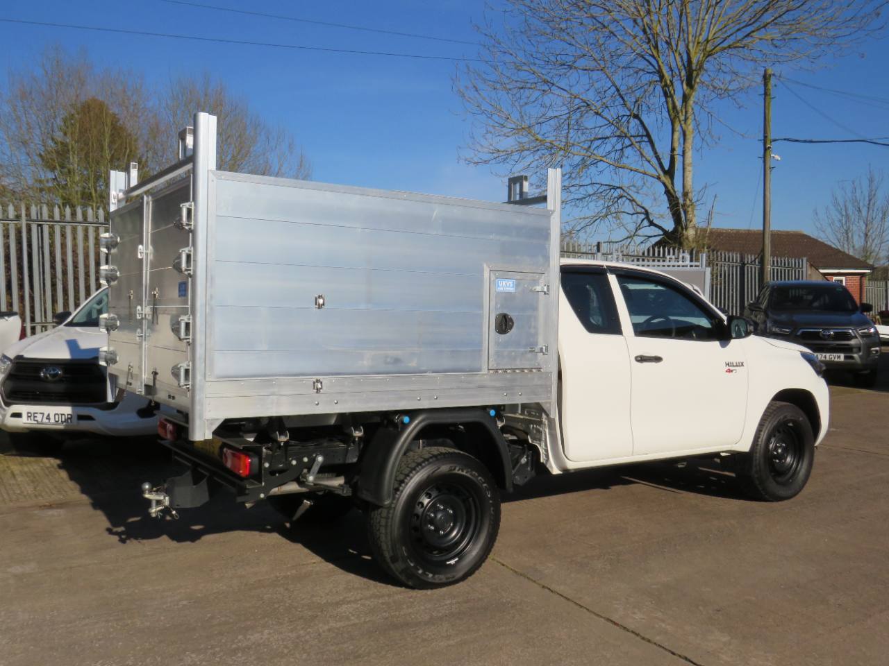2024 Toyota Hi Lux 2.4 Extra Cab Arborist Tipper Built in Tool Box photo 13