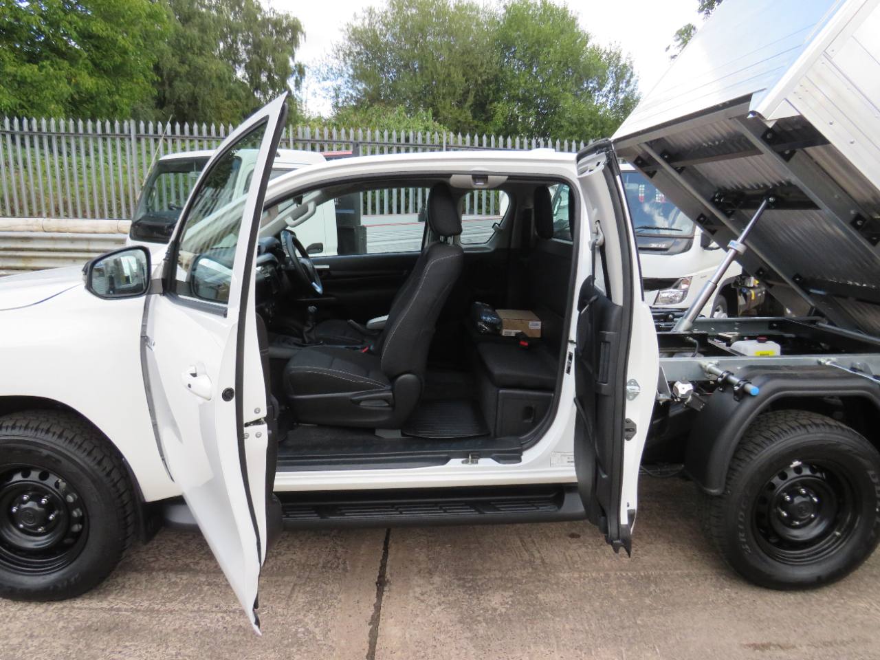 2025 Toyota Hilux Extra Cab 2.8 Arb Arborist Tipper Tree Surgeon photo 23