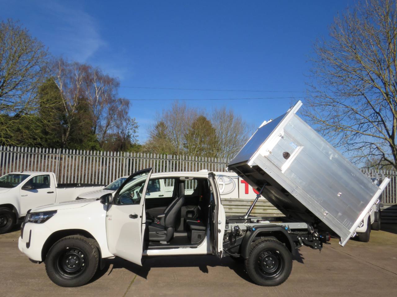 2024 Toyota Hi Lux 2.4 Extra Cab Arborist Tipper Built in Tool Box photo 10