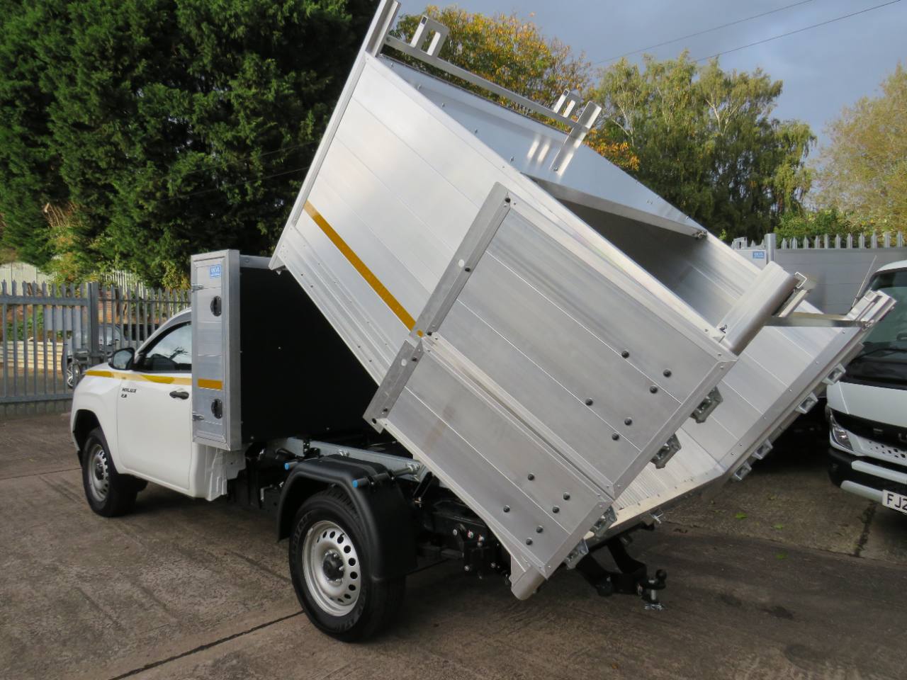 2026 Toyota HiLux Single Cab 2.8 Arb Arborist Tipper photo 8