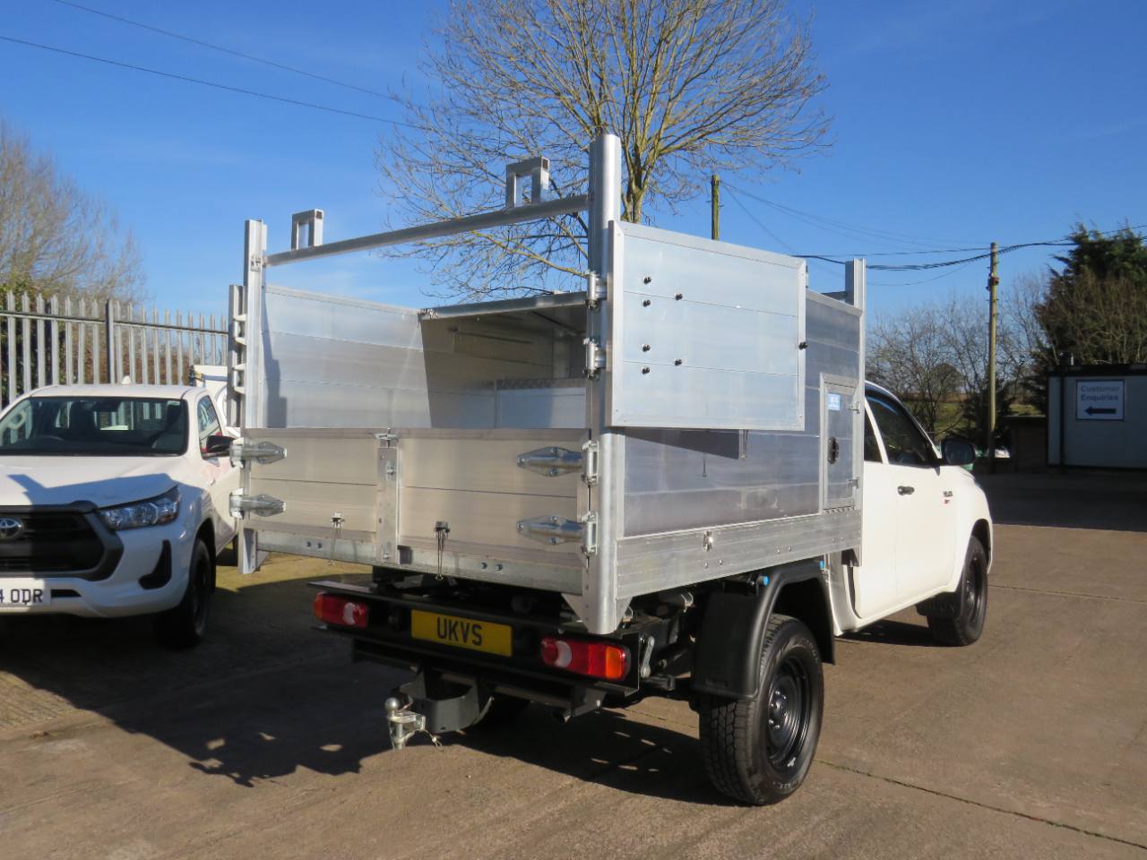 2024 Toyota Hi Lux 2.4 Extra Cab Arborist Tipper Built in Tool Box photo 17