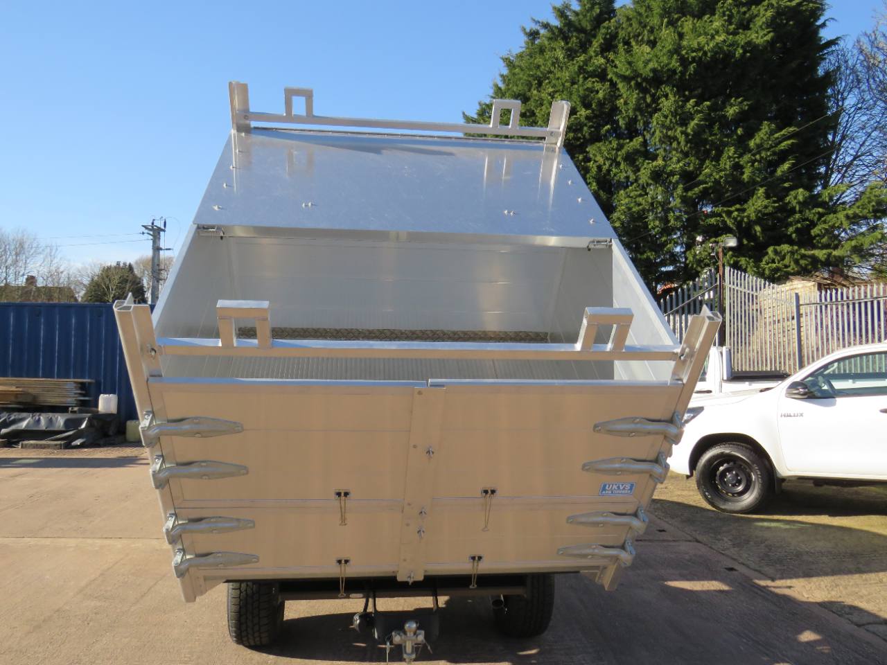 2024 Toyota Hi Lux 2.4 Extra Cab Arborist Tipper Built in Tool Box photo 5