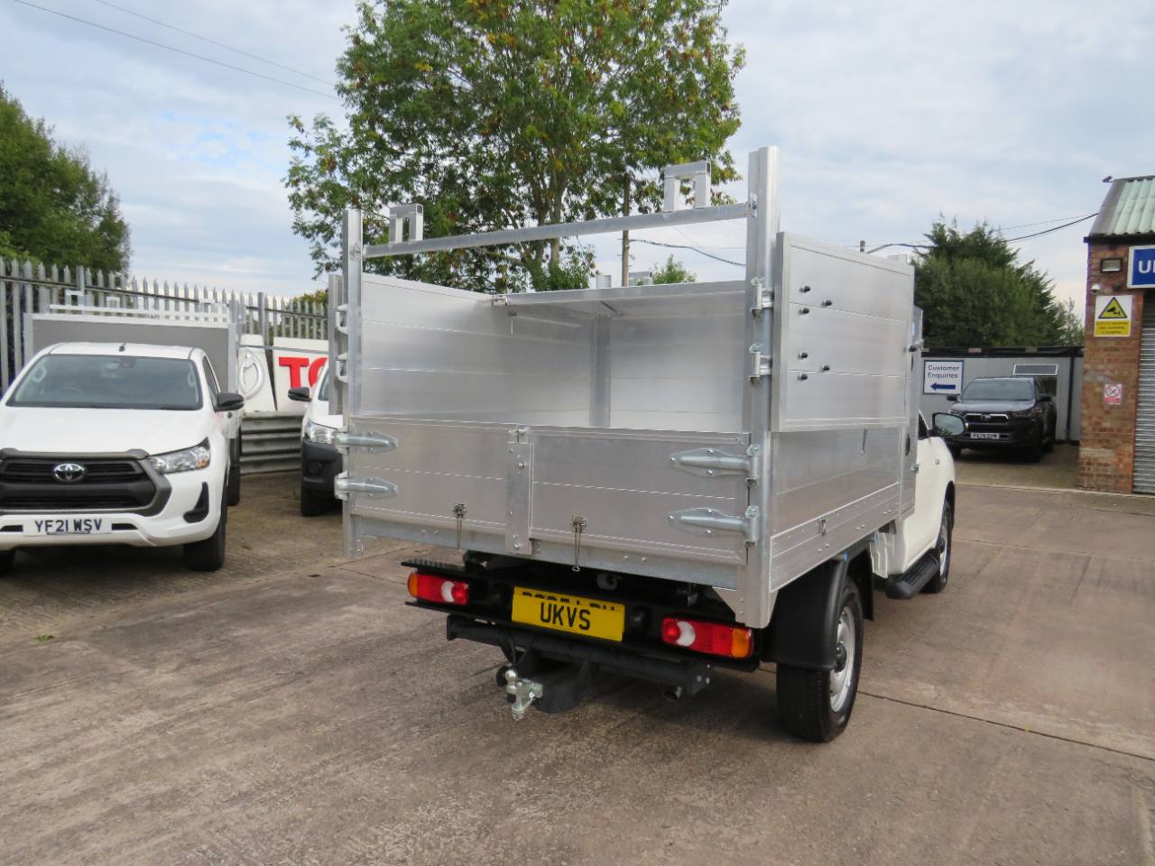 2024 Toyota Hi-Lux Single Cab 2.4 Arborist Tipper Fixed Tool Pod photo 5