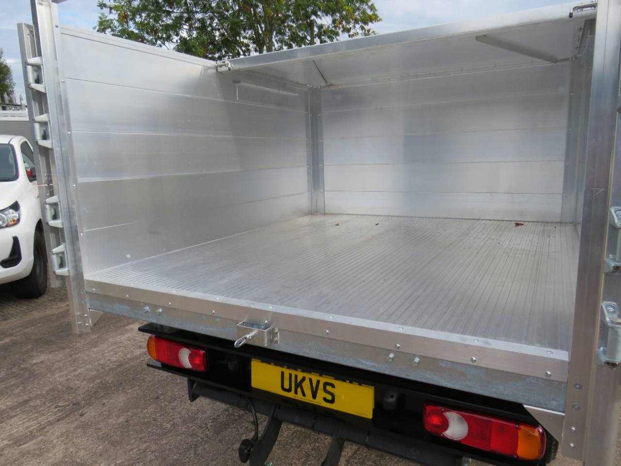 2024 Toyota Hi-Lux Single Cab 2.4 Arborist Tipper Fixed Tool Pod photo 10