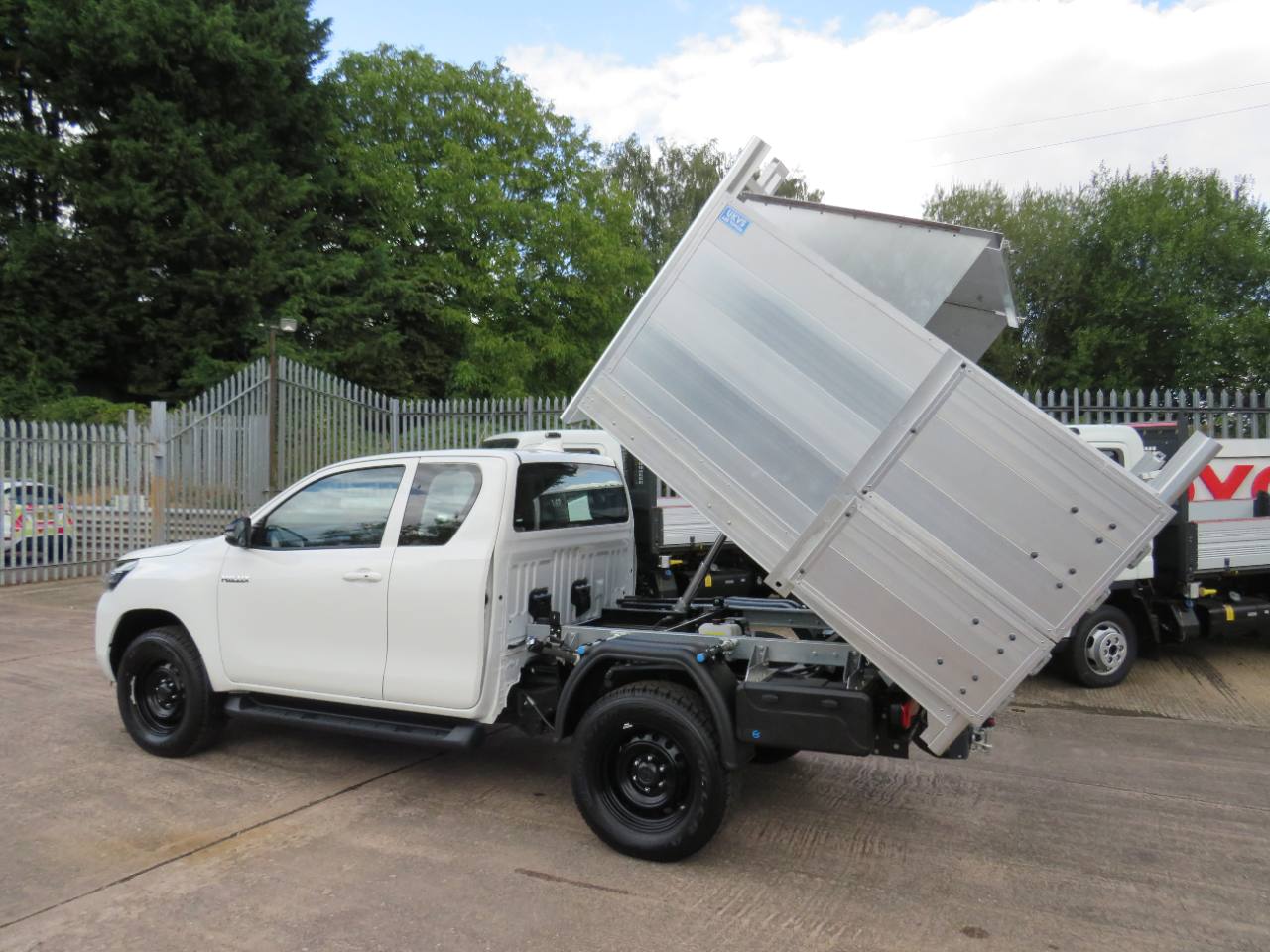 2025 Toyota Hilux Extra Cab 2.8 Arb Arborist Tipper Tree Surgeon photo 17