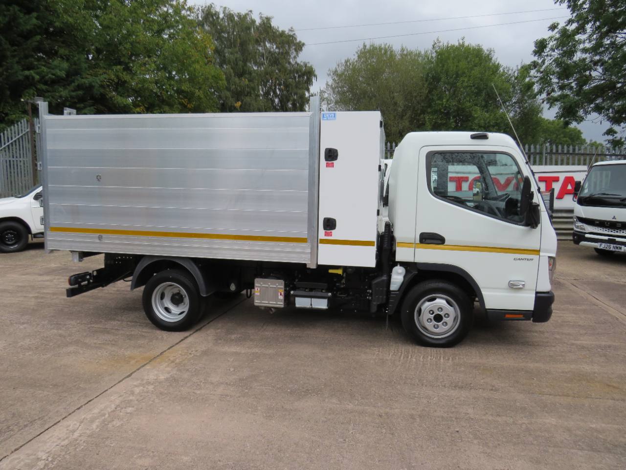 2026 Fuso Canter Arborist Tipper photo 1