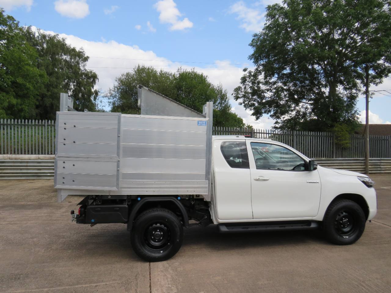 2025 Toyota Hilux Extra Cab 2.8 Arb Arborist Tipper Tree Surgeon photo 10