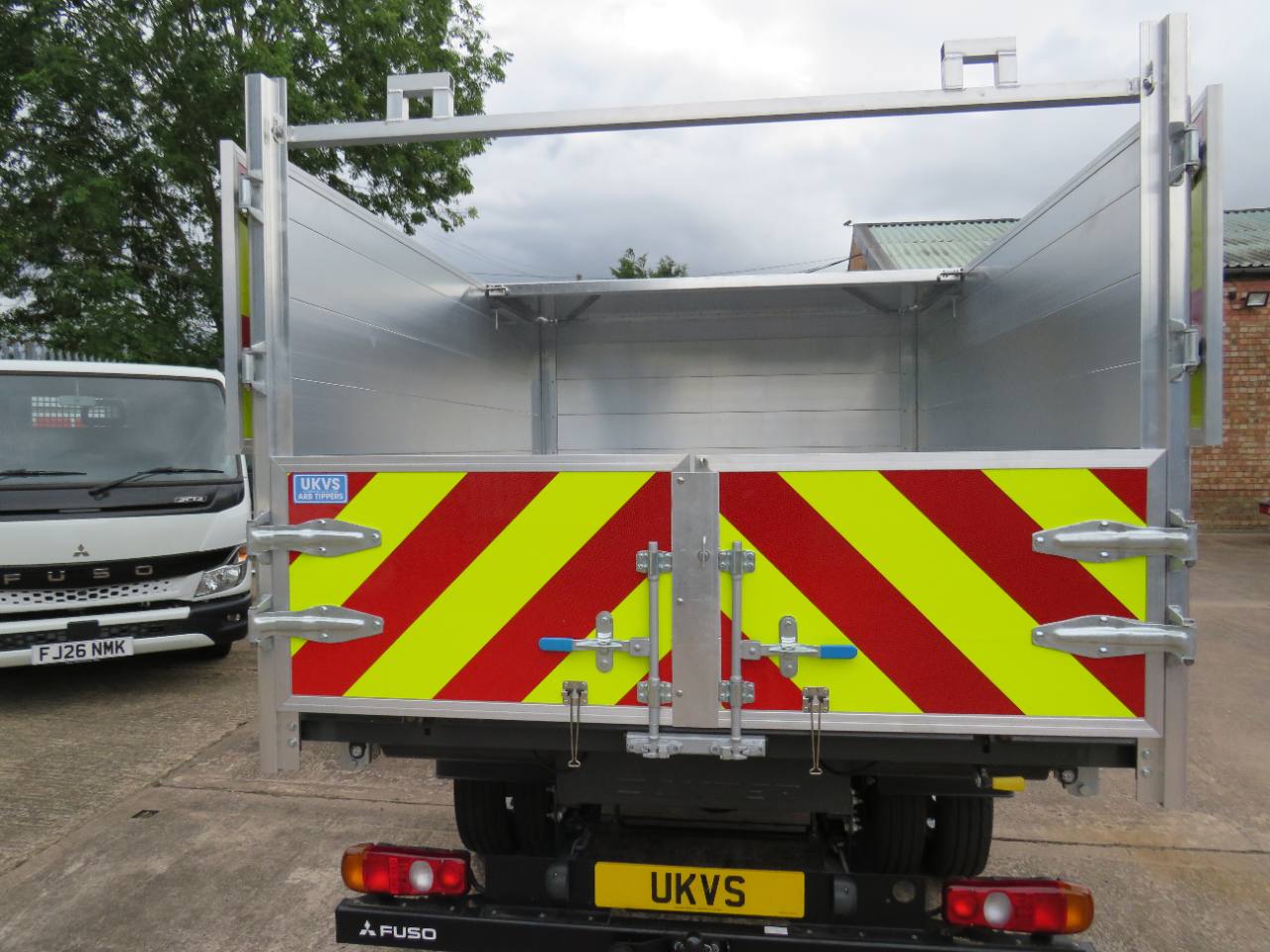 2026 Fuso Canter Arborist Tipper photo 18