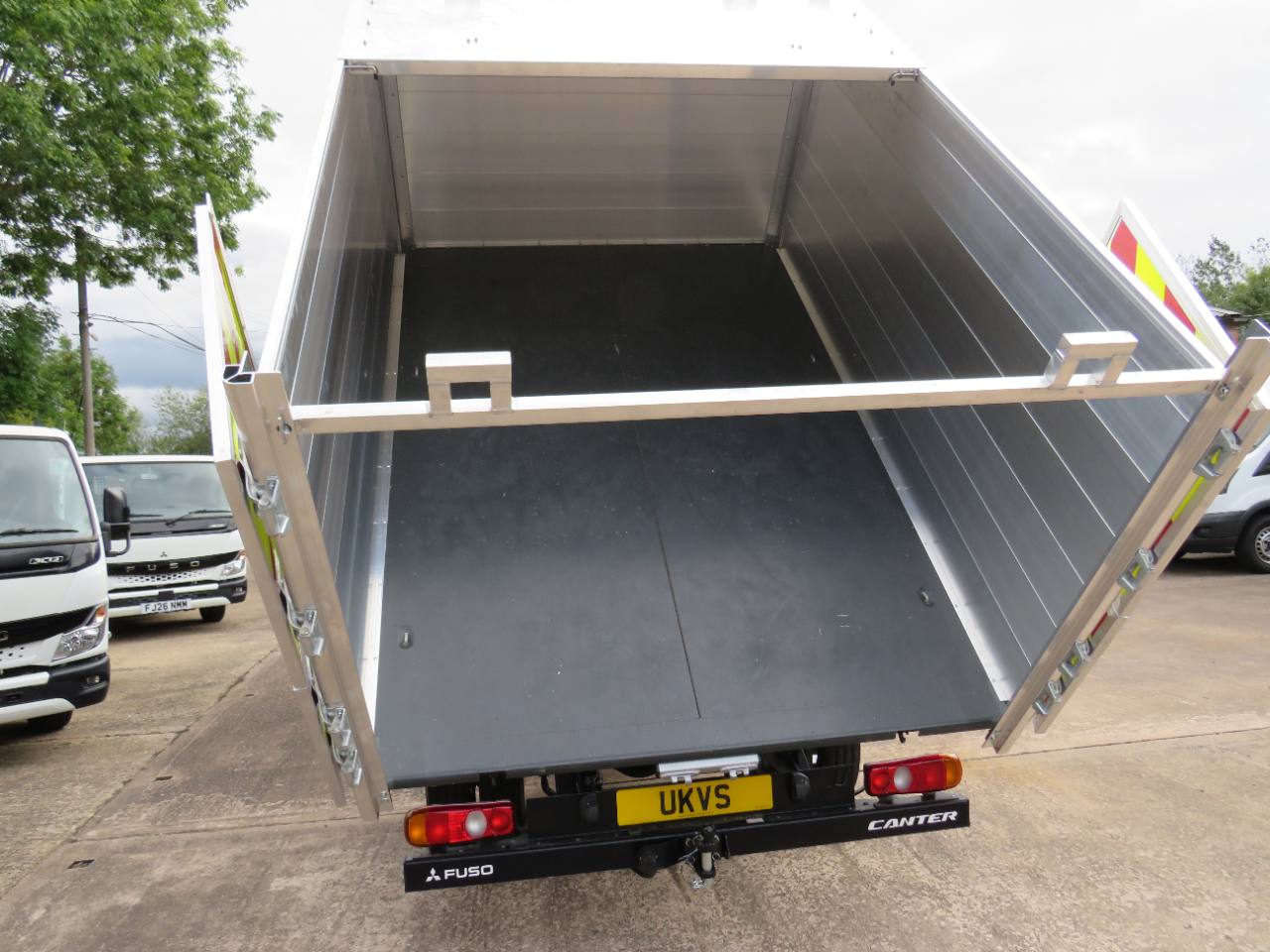 2026 Fuso Canter Arborist Tipper photo 22