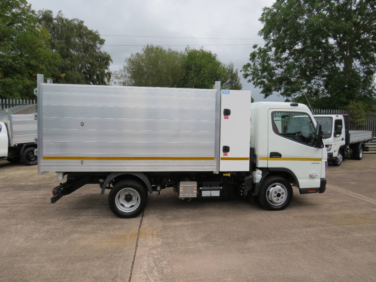 2026 Fuso Canter Arborist Tipper photo 5