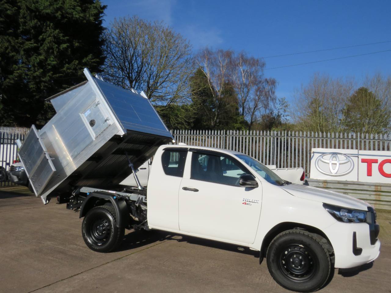 2024 Toyota Hi Lux 2.4 Extra Cab Arborist Tipper Built in Tool Box photo 22