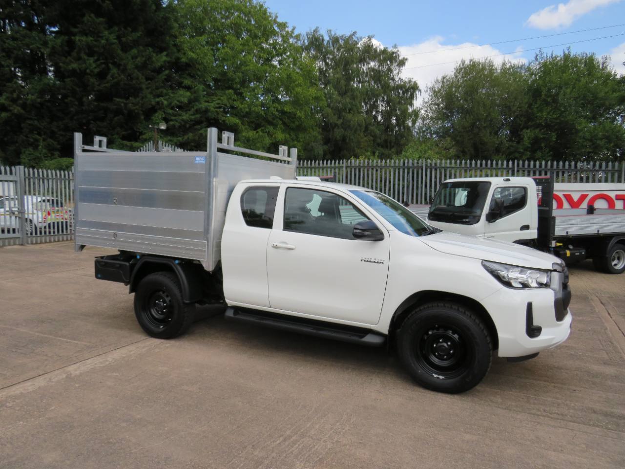 2025 Toyota Hilux Extra Cab 2.8 Arb Arborist Tipper Tree Surgeon photo 1