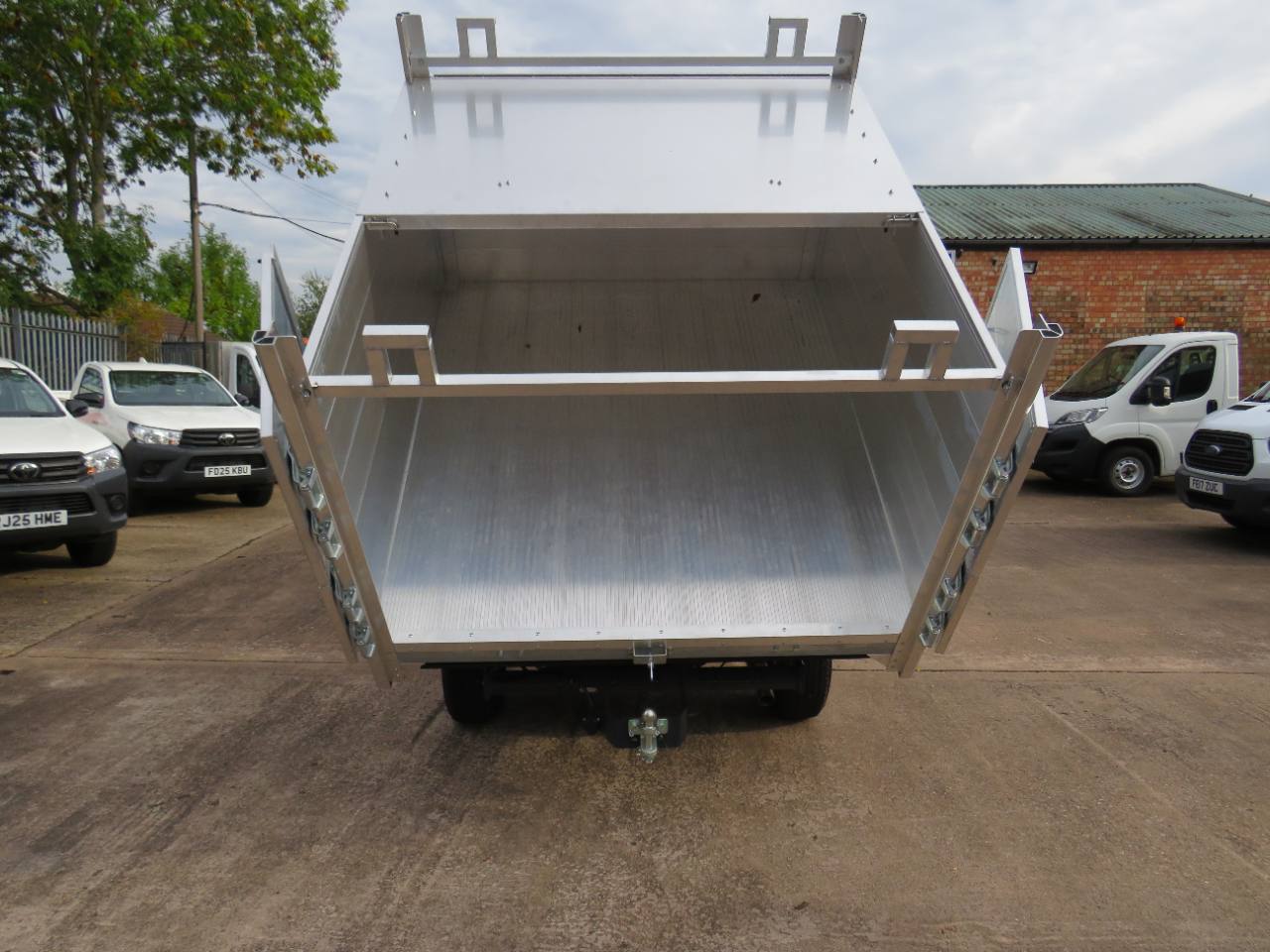 2024 Toyota Hi-Lux Single Cab 2.4 Arborist Tipper Fixed Tool Pod photo 14