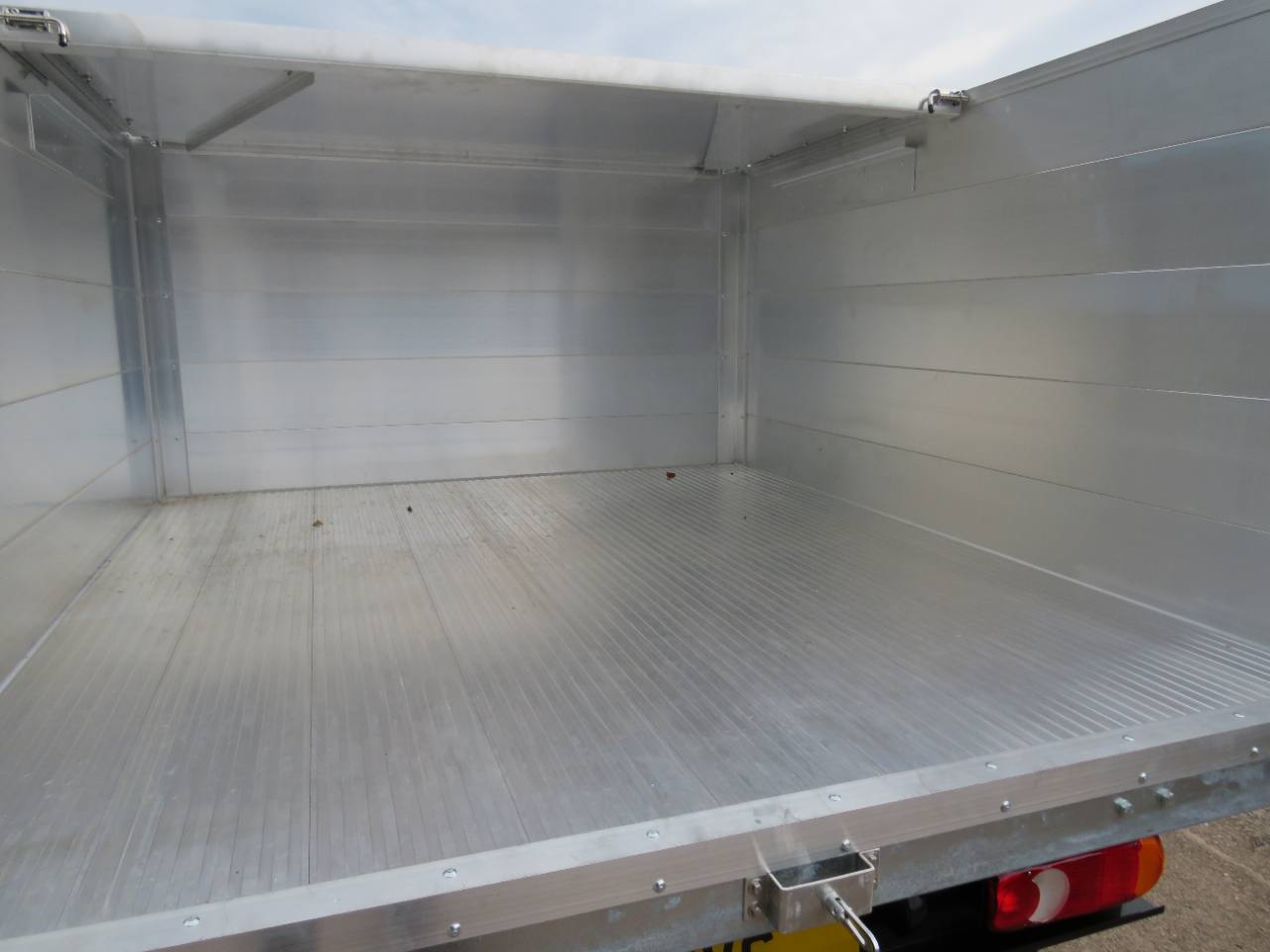 2024 Toyota Hi-Lux Single Cab 2.4 Arborist Tipper Fixed Tool Pod photo 11